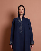 Luxury abaya on sale for women in Doha, Qatar, featuring elegant modern modest fashion and refined design. shopعباية فاخرة ضمن التخفيضات للنساء في الدوحة، قطر، بتصميم أنيق وعصري يعكس أسلوبًا راقيًا ومحتشمًا